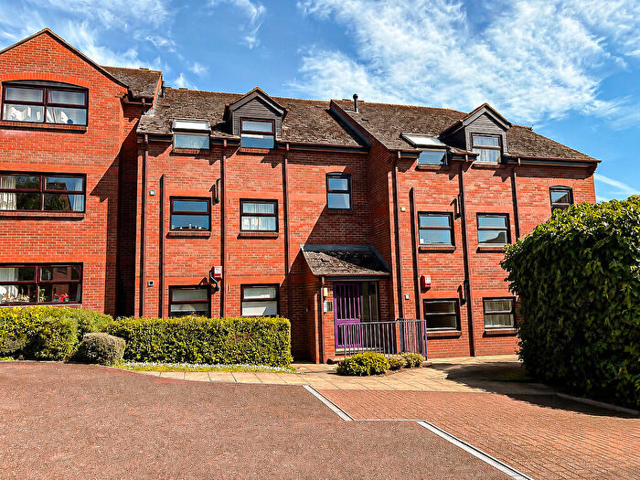 2 Bedroom Apartment For Sale In Old Mill Close, Exeter, EX2