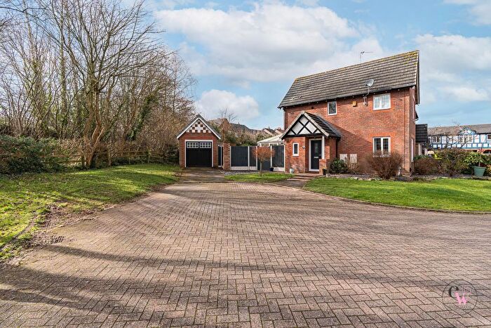 3 Bedroom End Of Terrace House For Sale In Claremont Close, Northwich, CW9