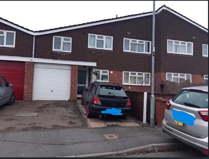 3 Bedroom Semi-Detached House To Rent In Yew Tree Crescent, Melton Mowbray, LE13