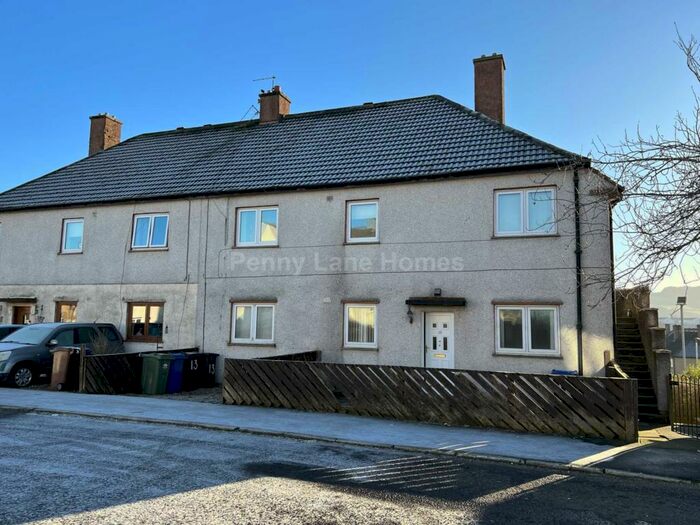 3 Bedroom Cottage To Rent In Longmeadow, Johnstone, PA5