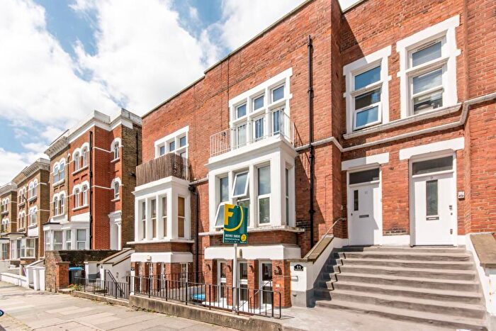 1 Bedroom Flat To Rent In Victoria Road, Queen's Park, London, NW6