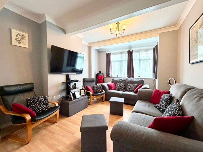 3 Bedroom Terraced House For Sale In Glenister Park Road, London, SW16