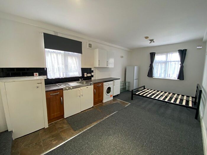 Studio To Rent In Cranbrook Road, Ilford, IG1