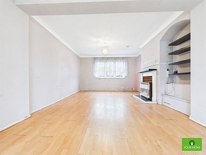 3 Bedroom Semi-Detached House To Rent In Rosewood Avenue, Hornchurch, Essex, RM12