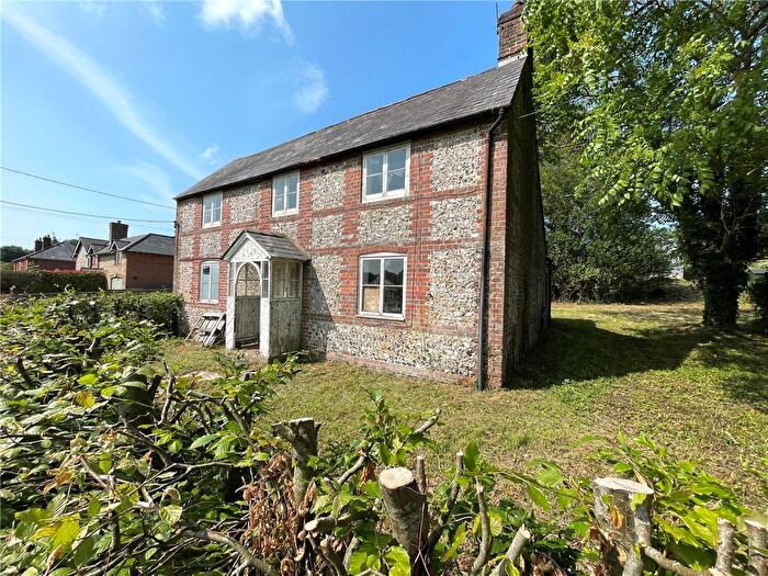 3 Bedroom Detached House For Sale In Ladycroft, Alresford, Hampshire, SO24