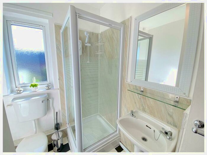 4 Bedroom Terraced House To Rent In South View Road, S7
