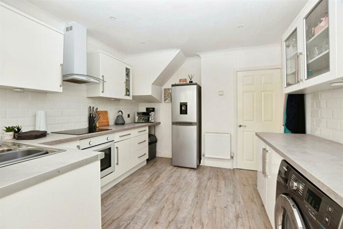 2 Bedroom Semi-Detached House For Sale In Belgrave Drive, Hull, HU4