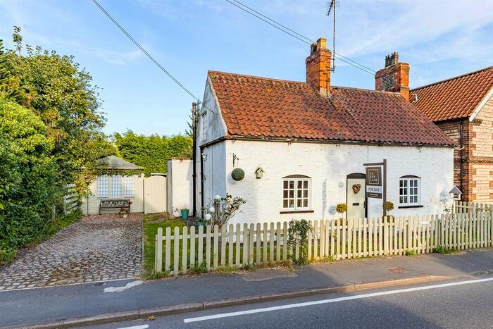 3 Bedroom Cottage For Sale In Ermine Street, Appleby, Scunthorpe, DN15