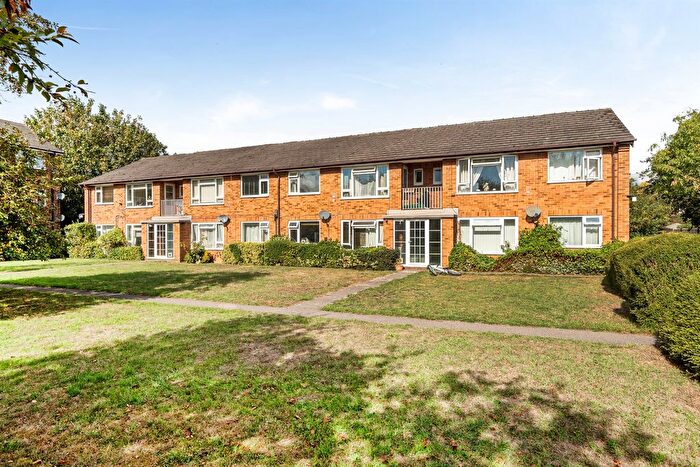 2 Bedroom Flat For Sale In Prince Andrew Close, Maidenhead, SL6