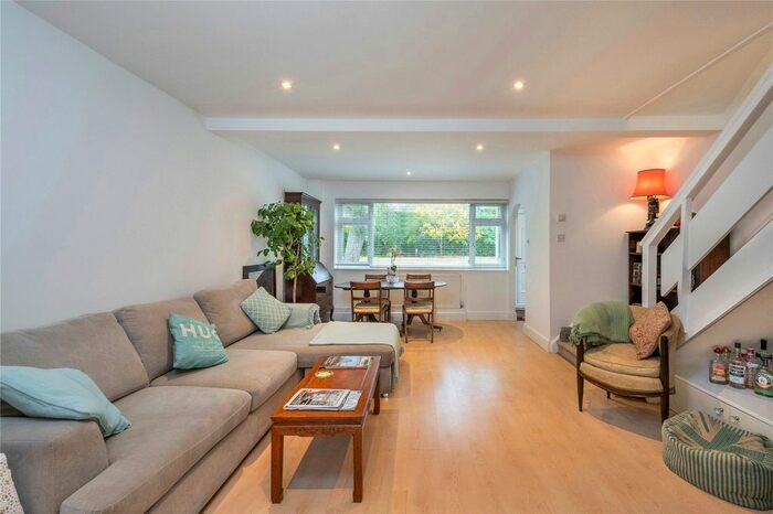 2 Bedroom End Of Terrace House To Rent In Ashburnham Road, Richmond, TW10