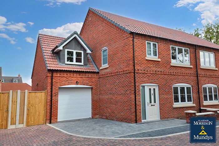 3 Bedroom Semi-detached House For Sale In Hutchinson Road, Newark, NG24