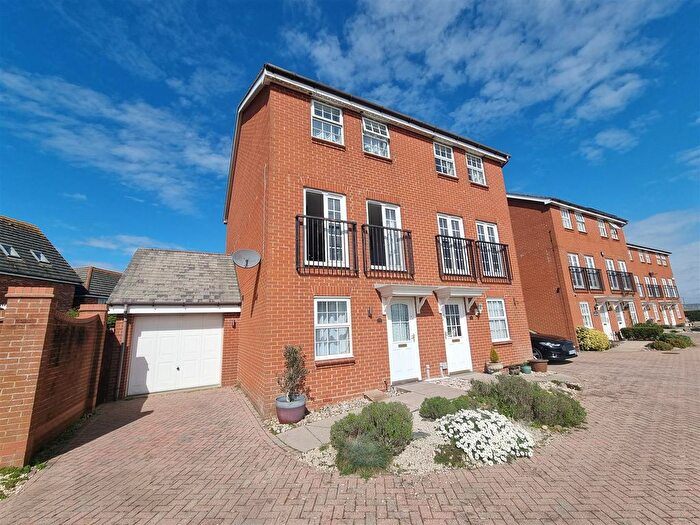 3 Bedroom Semi Detached House For Sale In Orion Avenue, Priddys Hard, Gosport, PO12