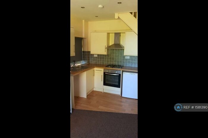 1 Bedroom Flat To Rent In Peel Terrace, Stafford, ST16