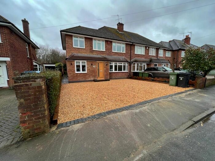 4 Bedroom Property To Rent In Mole Road, Fetcham, Leatherhead, KT22