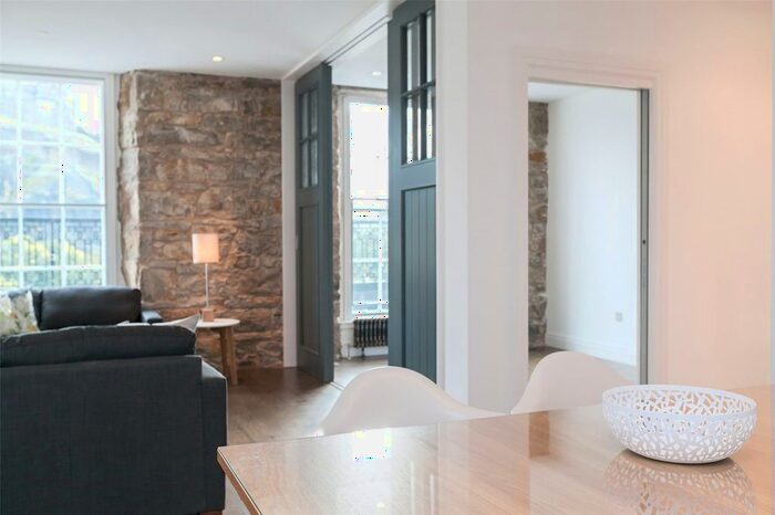 2 Bedroom Flat To Rent In Castle Street, Edinburgh, EH2