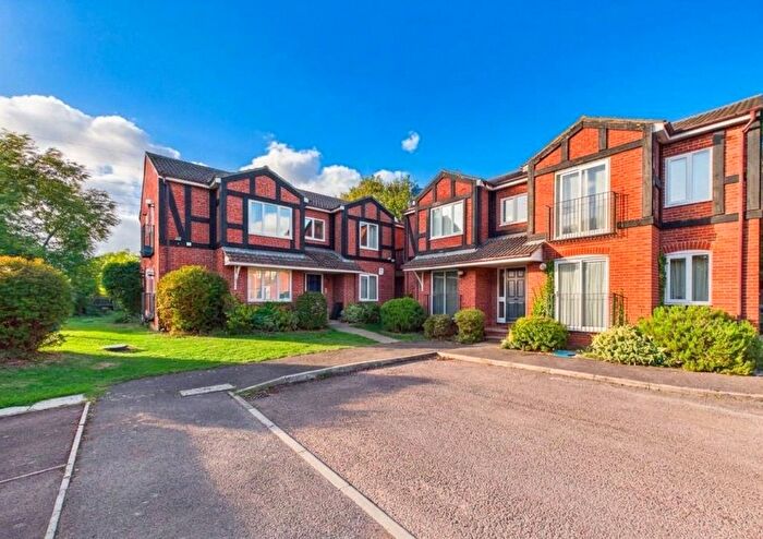 1 Bedroom Flat For Sale In Attwood Close, Cheltenham, Gloucestershire, GL51