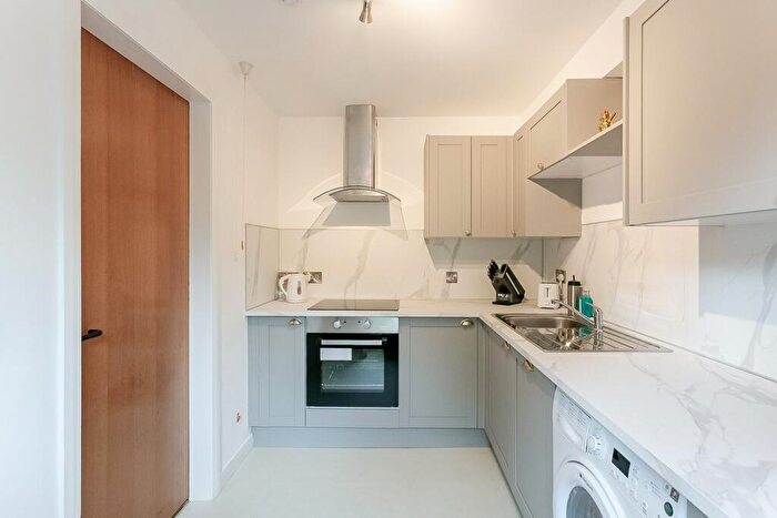 1 Bedroom Retirement Property For Sale In Barnton Avenue West, Barnton, Edinburgh, EH4