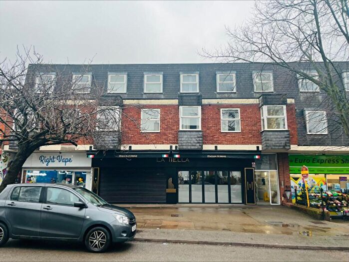 2 Bedroom Apartment For Sale In Kingsley Park Terrace, Kingsley, Northampton, NN2