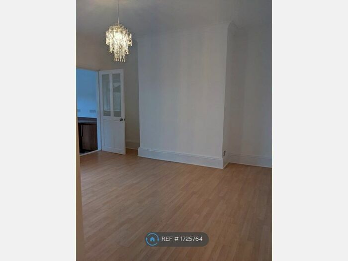 3 Bedroom Flat To Rent In Broughton Road, South Shields, NE33