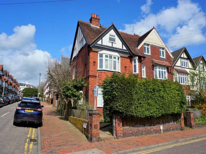 2 Bedroom Flat To Rent In Claremont Road, Tunbridge Wells, Kent, TN1