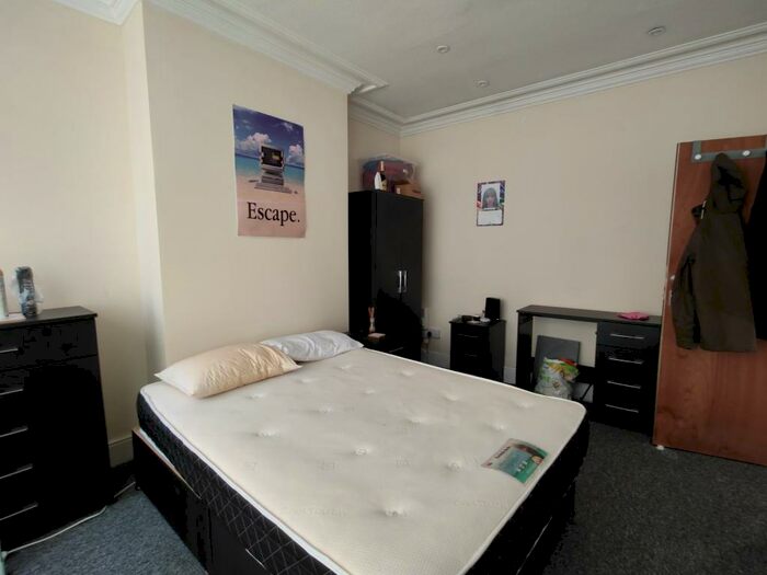 2 Bedroom Flat To Rent In East Park Road, Leicester, LE5