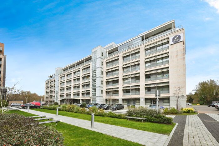 2 Bedroom Flat For Sale In Edinburgh Gate, Harlow, CM20