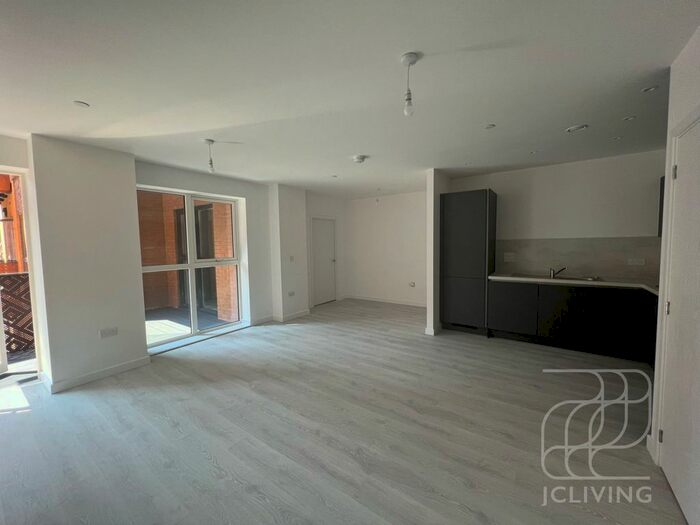 2 Bedroom Flat To Rent In East Acton Lane, London, W3