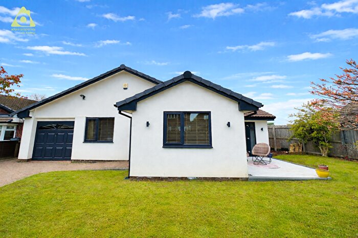 3 Bedroom Detached Bungalow For Sale In Selbourne Close, Westhoughton, BL5