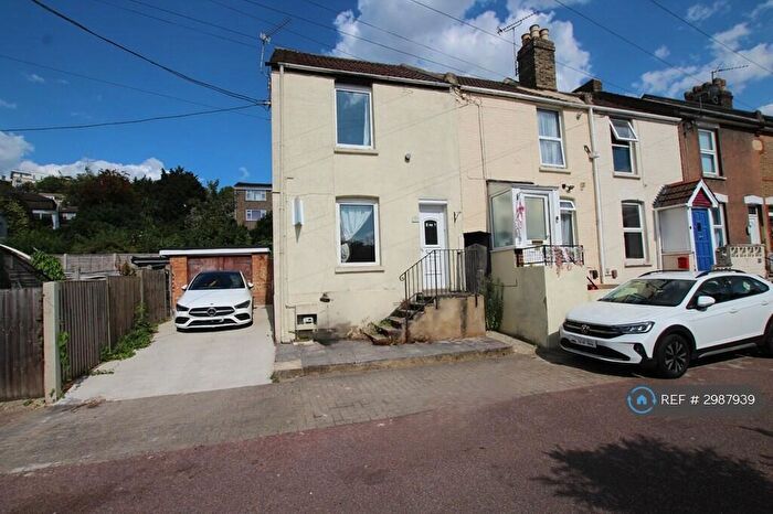 2 Bedroom End Of Terrace House To Rent In Kings Road, Chatham, ME5