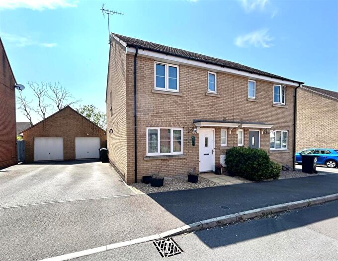 3 Bedroom Semi Detached House For Sale In Dakota Drive, Calne, SN11
