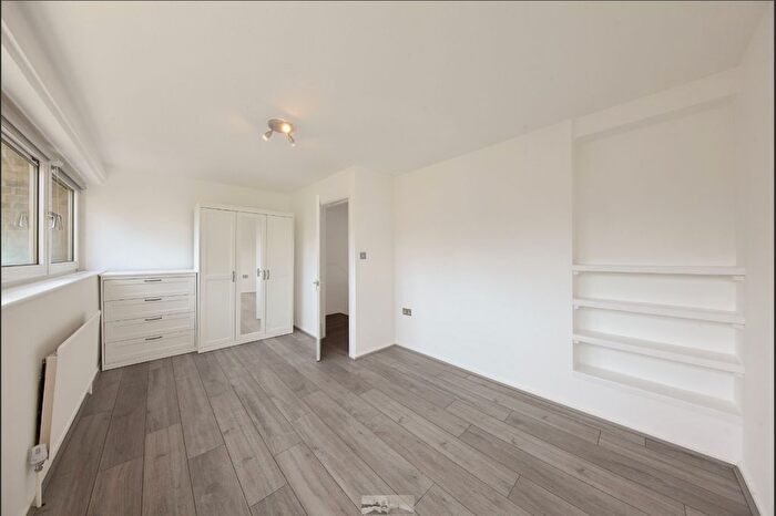 2 Bedroom Flat To Rent In Eric Street, London, E3