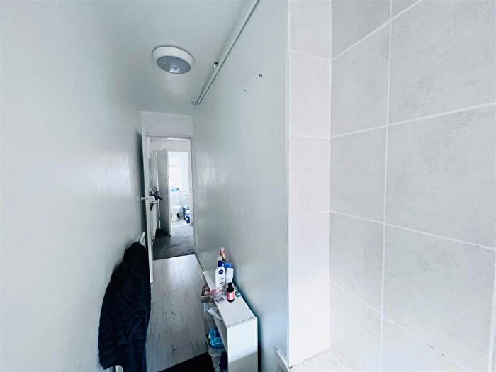 1 Bedroom Flat To Rent In Derby Road, Nottingham, NG7