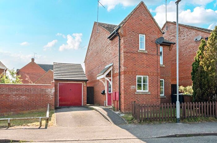 3 Bedroom Detached House For Sale In Edgehill Drive, Lang Farm, Daventry, NN11