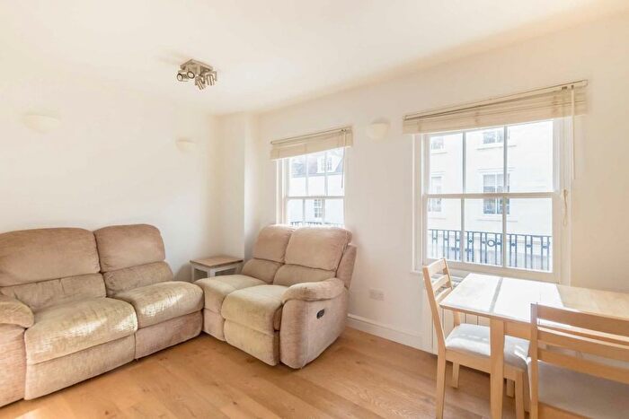 1 Bedroom Flat To Rent In Richmond Hill, Richmond, TW10