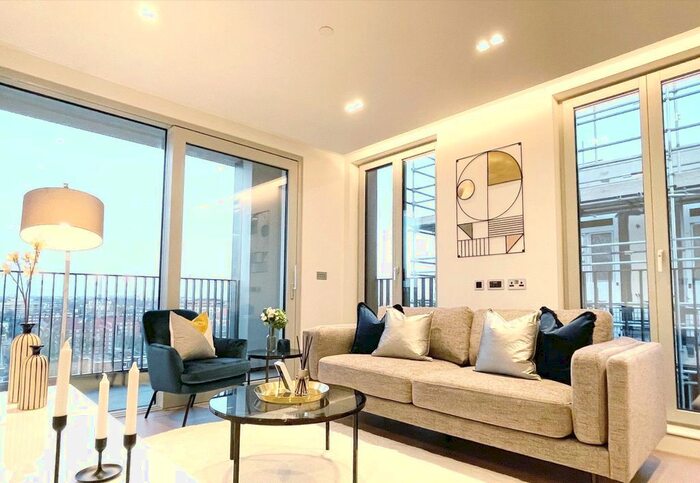 2 Bedroom Flat To Rent In Garrett Mansions, London, W2