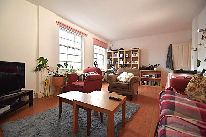 2 Bedroom Apartment To Rent In Stoke Newington High Street, London, N16