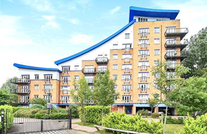 2 Bedroom Apartment For Sale In Luscinia View, Napier Road, Reading, Berkshire, RG1
