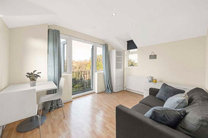 1 Bedroom Flat To Rent In Madeley Road, London, W5