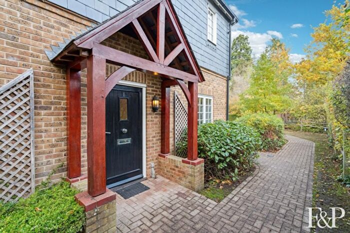 6 Bedroom Detached House For Sale In Highgrove Avenue, Ascot, SL5