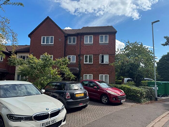1 Bedroom Flat To Rent In Brendon Close, Harlington, Hayes, UB3