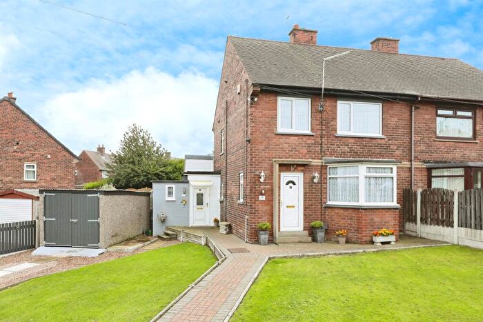 3 Bedroom Semi-Detached House For Sale In Favell Road, Eastwood, Rotherham, S65