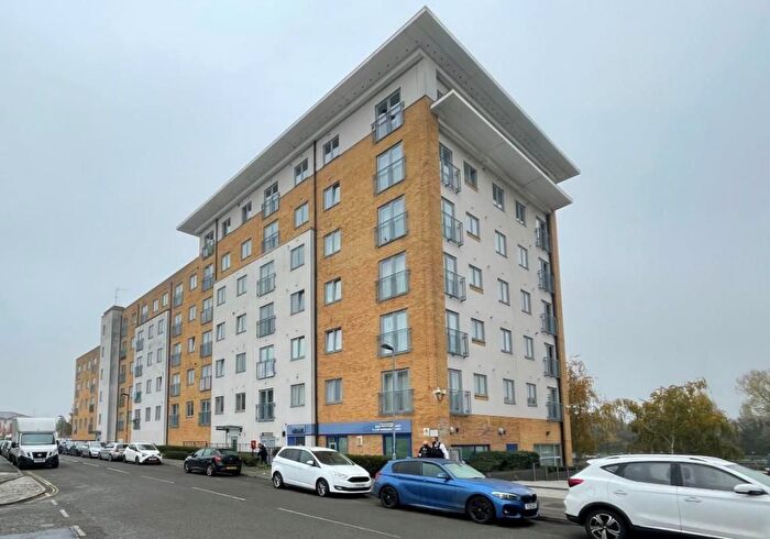 2 Bedroom Flat To Rent In Taywood Road, Northolt, UB5