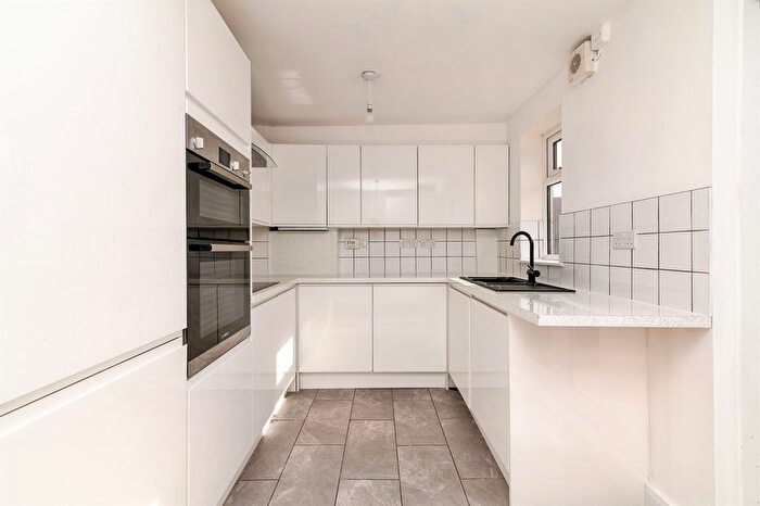 2 Bedroom Property To Rent In Hartness Road, Nottingham, NG11