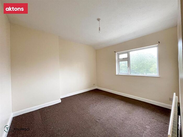 3 Bedroom End Of Terrace House For Sale In Mountain View, Pwllypant, Caerphilly, CF83