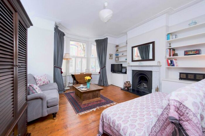 1 Bedroom Flat To Rent In Sudbourne Road, London, SW2