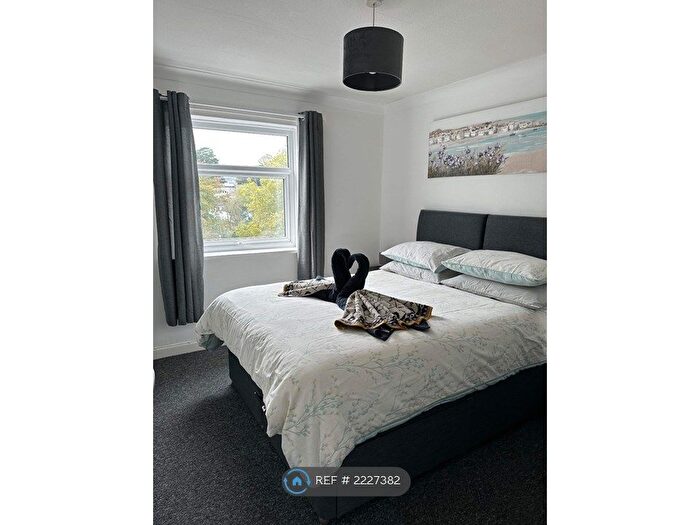 3 Bedroom Flat To Rent In St. Marychurch Road, Torquay, TQ1