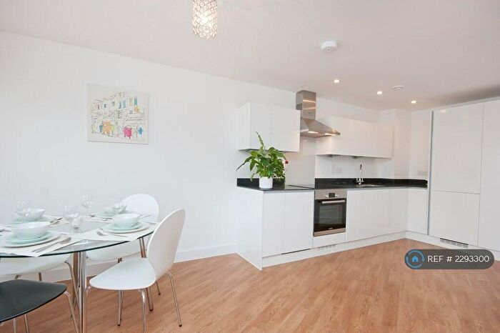 2 Bedroom Flat To Rent In Mildmay Avenue, London, N1