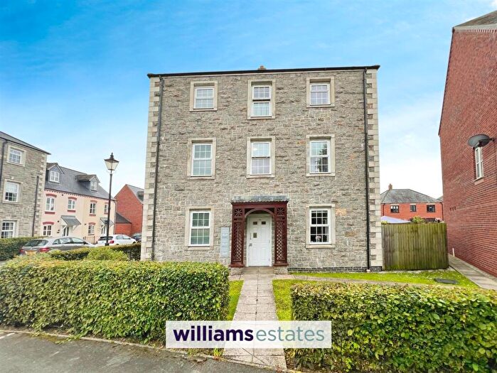 2 Bedroom Flat For Sale In Ruthin, LL15