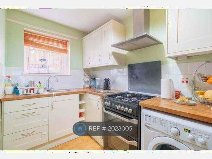 1 Bedroom Maisonette To Rent In Simmons Way, Lane End, High Wycombe, HP14