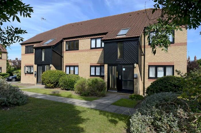 2 Bedroom Flat To Rent In Mulberry Close, Luton, LU1